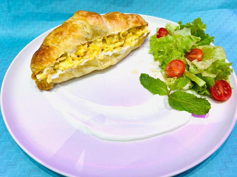 Croissant Egg & Labneh